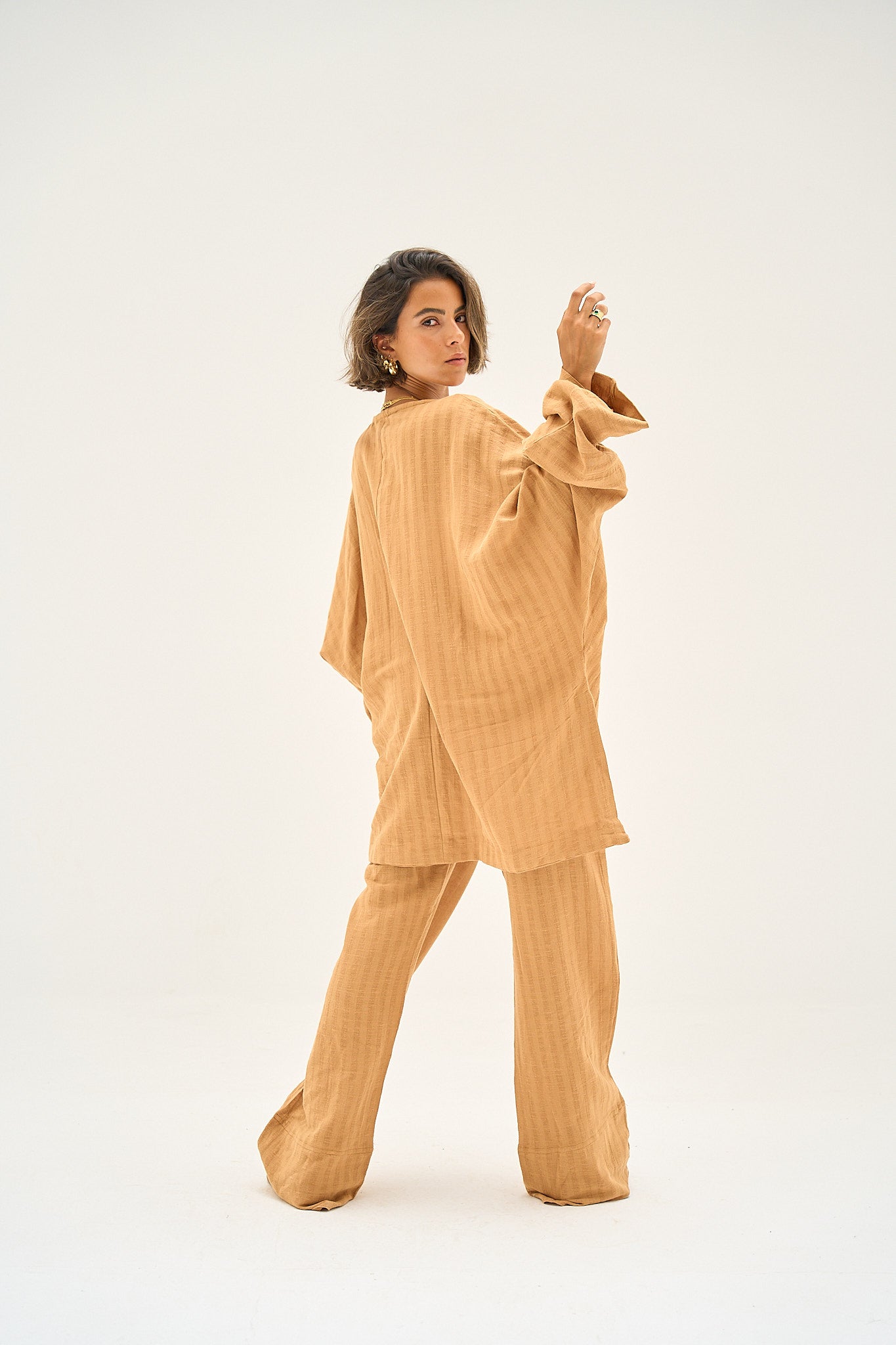 Weekend Warrior Linen Top in Cocoa